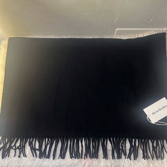 NWT Acne Studios wool scarf fringe (unisex) - Picture 4 of 9